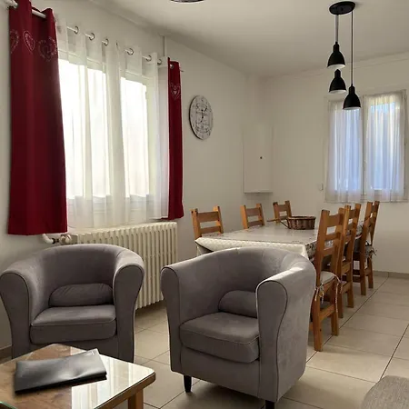 Holiday home Maison Confortable A - 8 Couchages, Wifi, Parking Gratuit, Proche Des Pistes Et Du Centre. - Fr-1-548-5