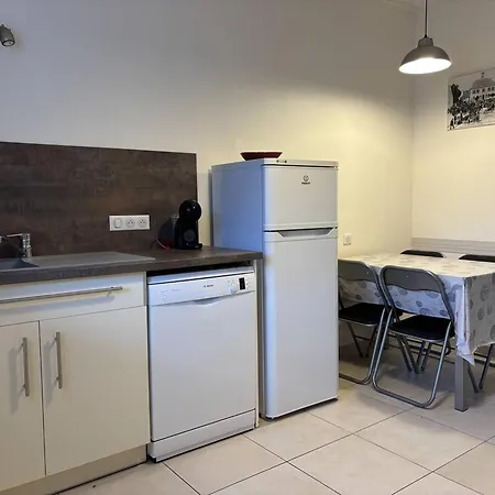Maison Confortable A - 8 Couchages, Wifi, Parking Gratuit, Proche Des Pistes Et Du Centre. Holiday home *